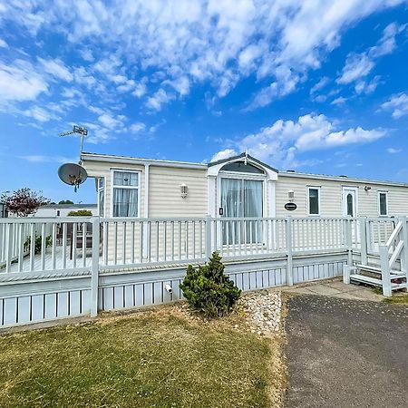Brilliant Caravan For Hire At Manor Park In Hunstanton Norfolk Ref 23176K Hotel Exterior photo